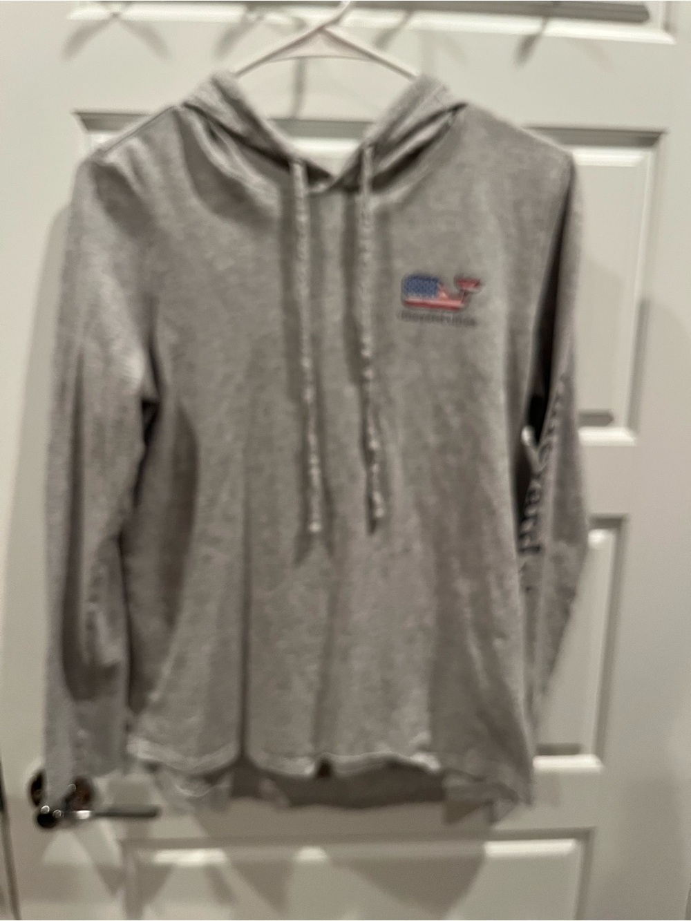 Vineyard Vines Light Gray Crewneck Hoodie with Flag Whale Patch